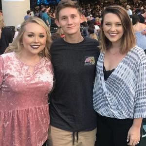 Meet your Posher, Kelsey